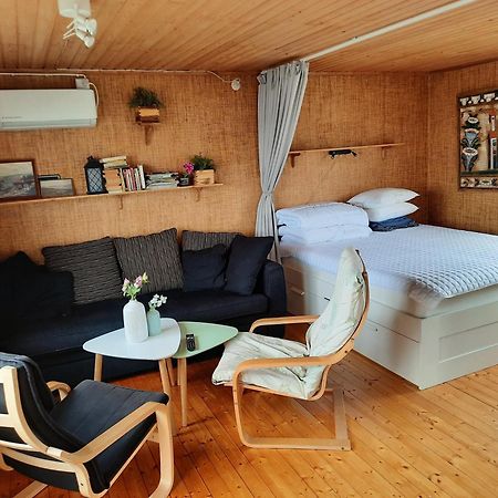 Cabin At The Sea Close To Public Beach With A Jumpingtower Hoviksnas Exterior foto